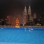 Col 31A 1Bedroom Balcony Infinity Pool Klcc View